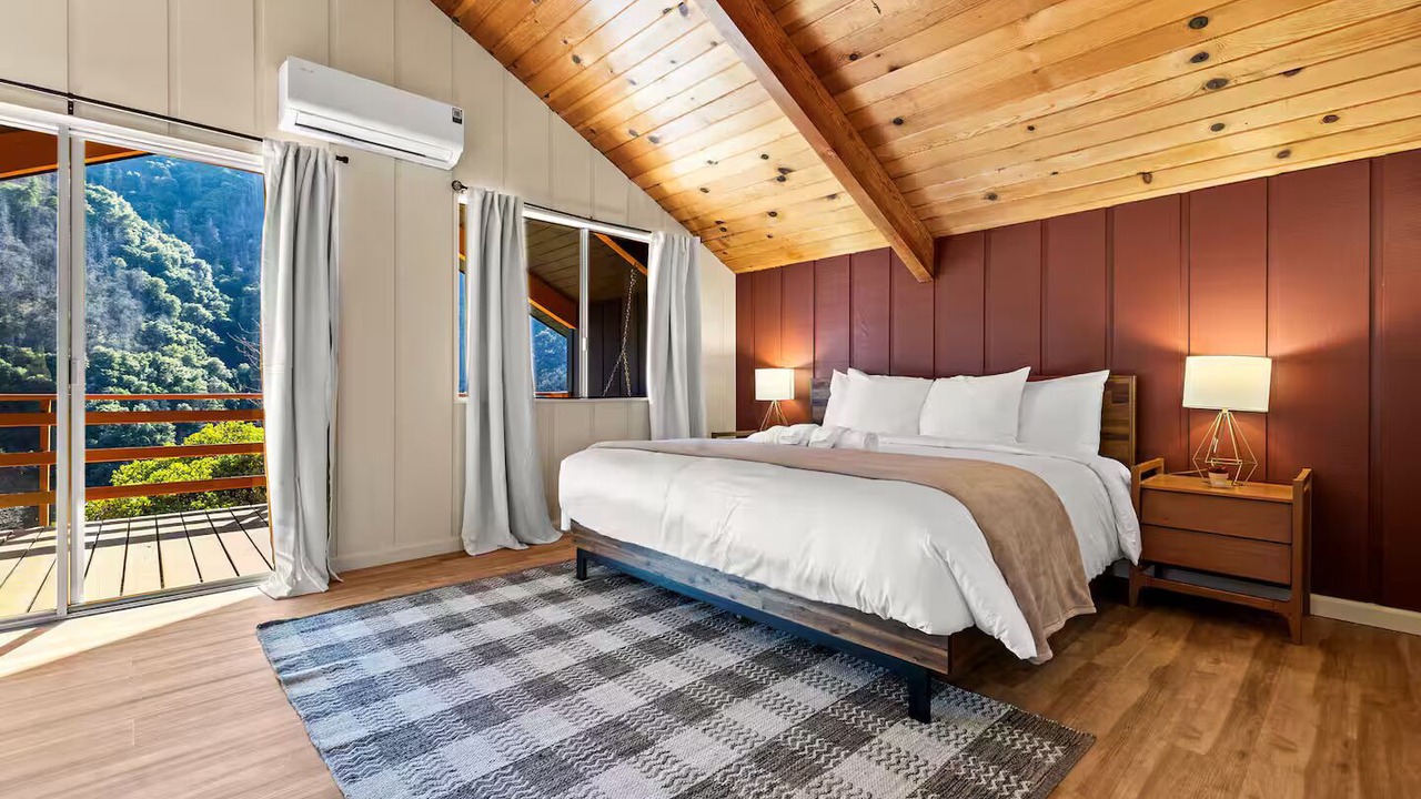 Photo of Bedroom in Springville