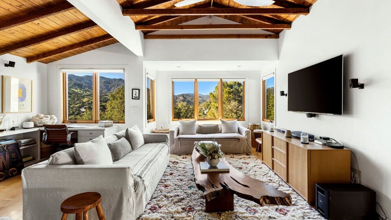 Photo of Livingroom in Topanga