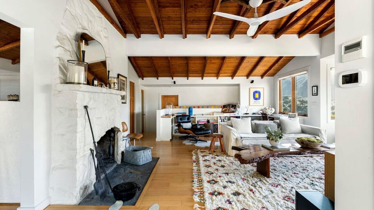 Photo of Livingroom in Topanga