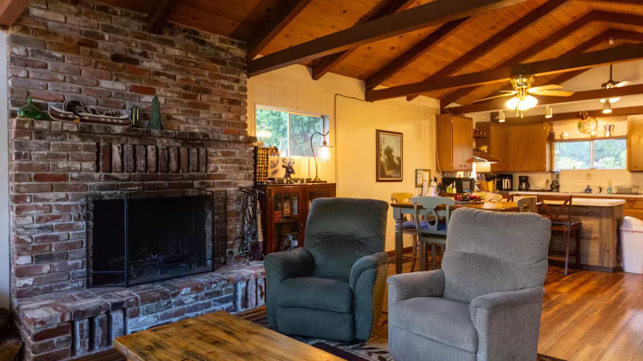 Photo of Livingroom in Camp Nelson
