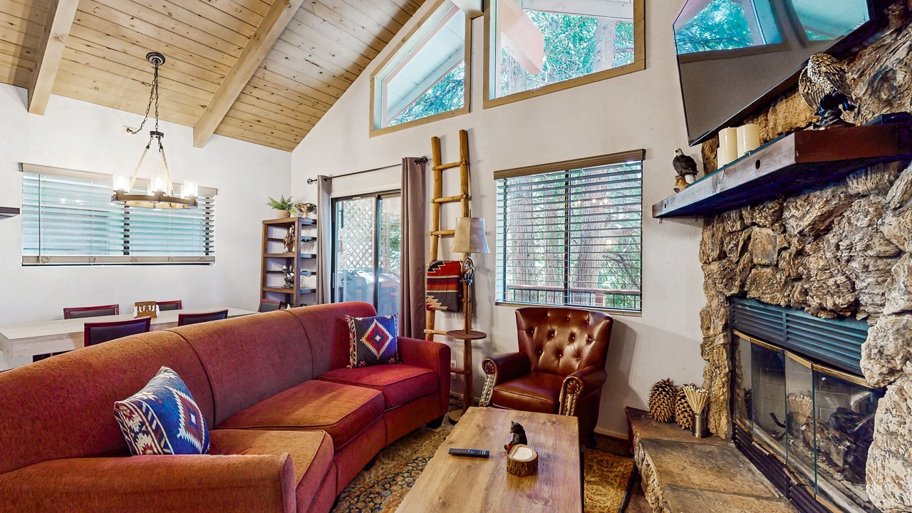 Photo of Livingroom in Arrowhead Villas