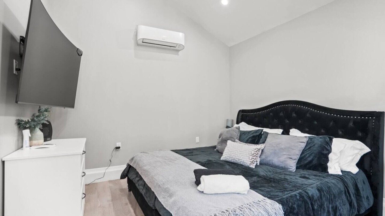 Photo of Bedroom in McLaughlin