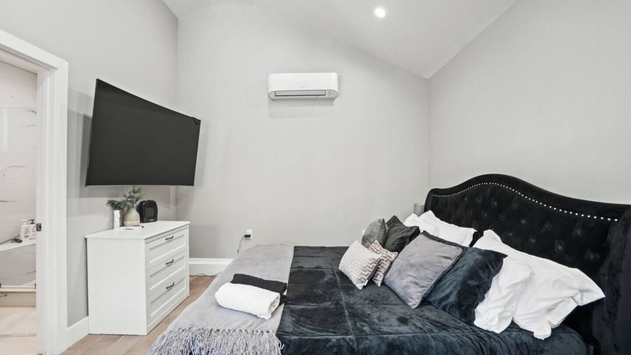 Photo of Bedroom in McLaughlin