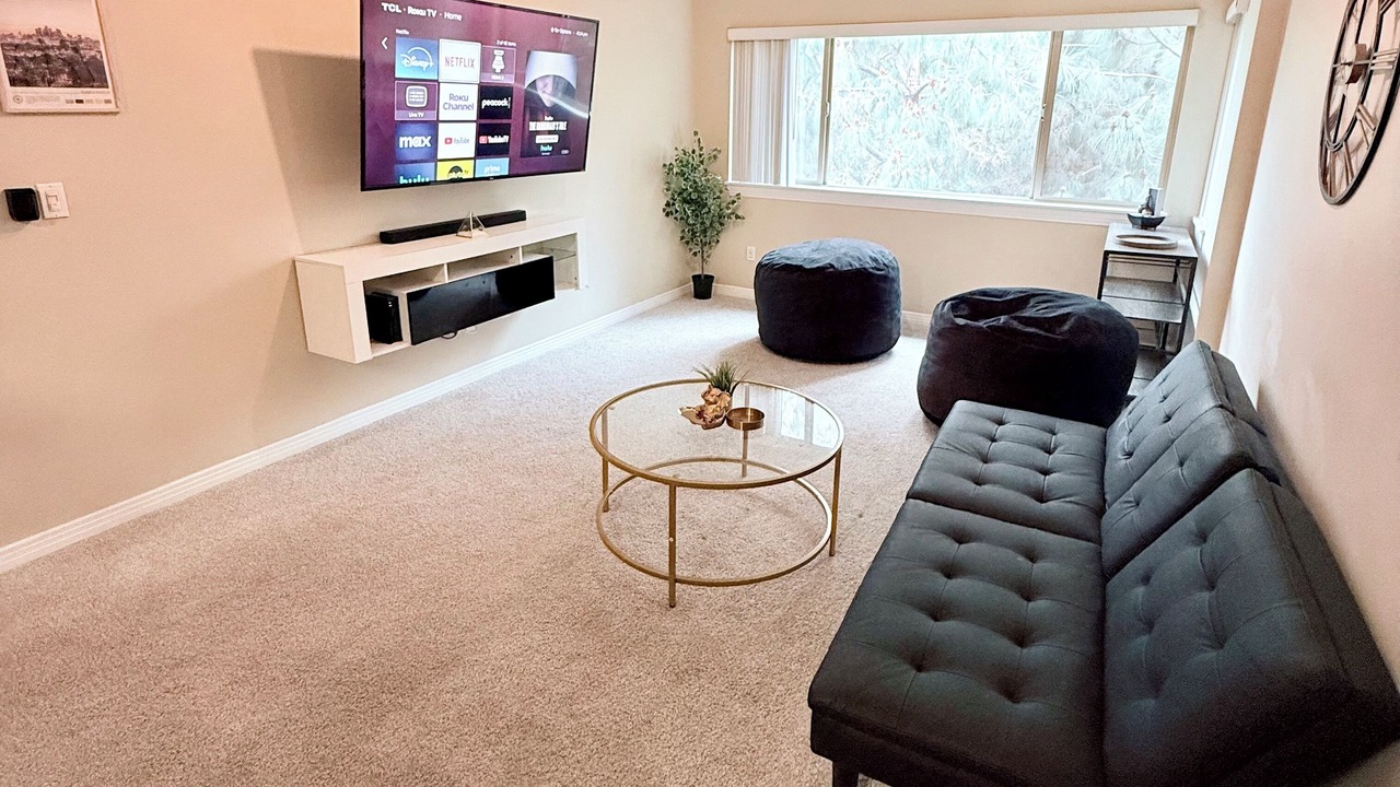 Photo of Livingroom in Vernon
