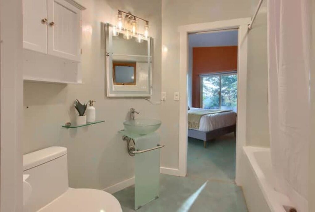 Photo of Bathroom in Mariposa