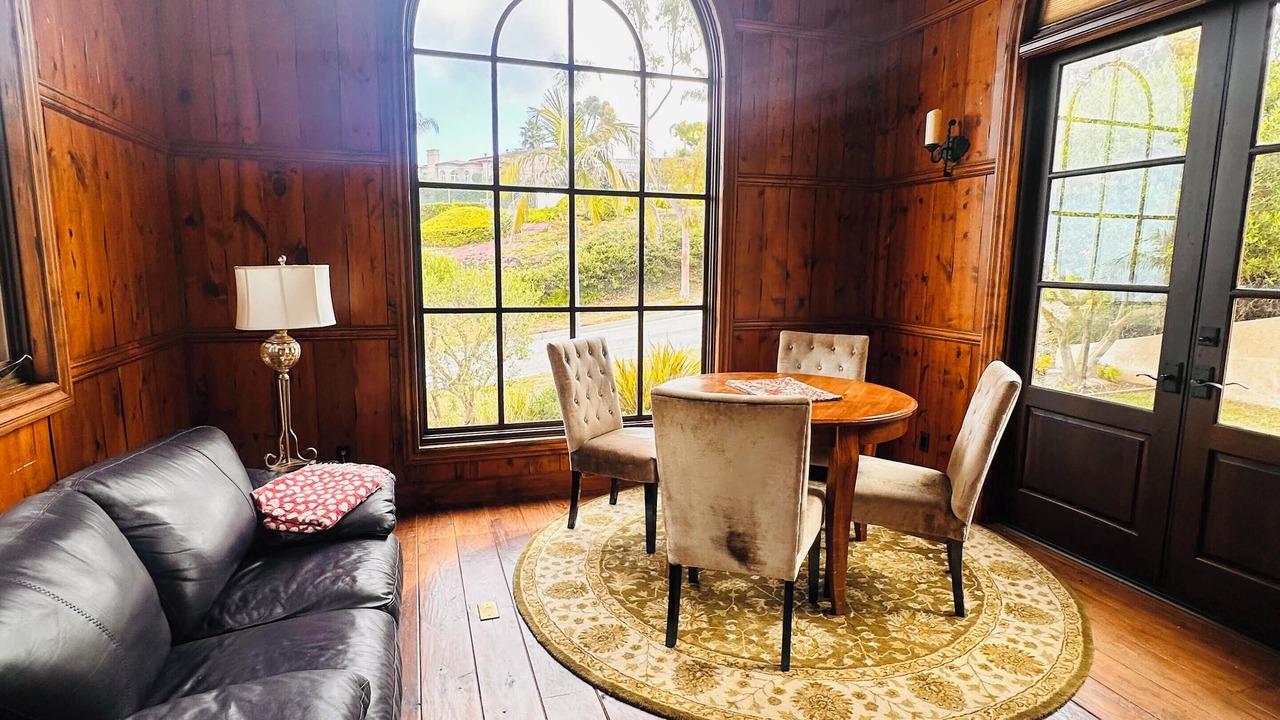 Photo of Livingroom in Palos Verdes Estates