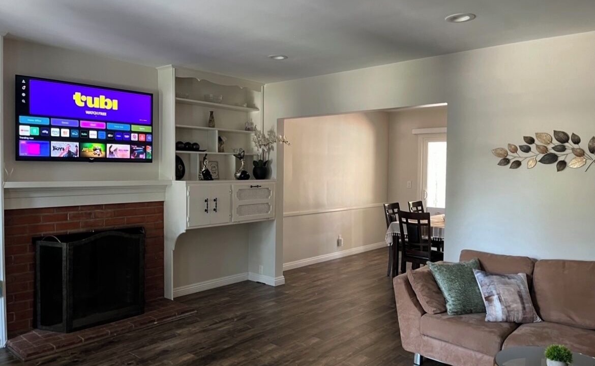 Photo of Livingroom in Northridge