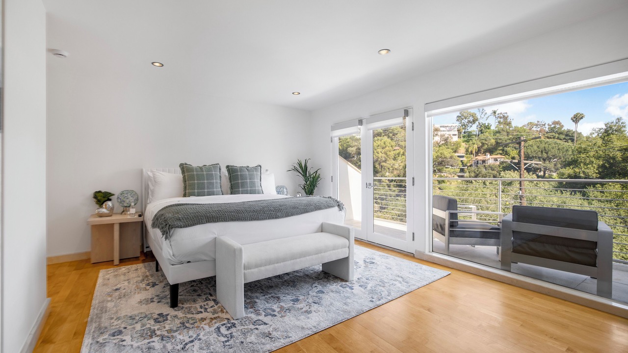Photo of Bedroom in Hollywoodland