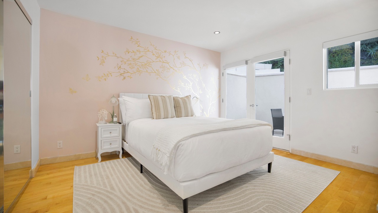 Photo of Bedroom in Hollywoodland