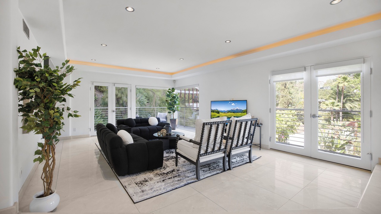 Photo of Livingroom in Hollywoodland