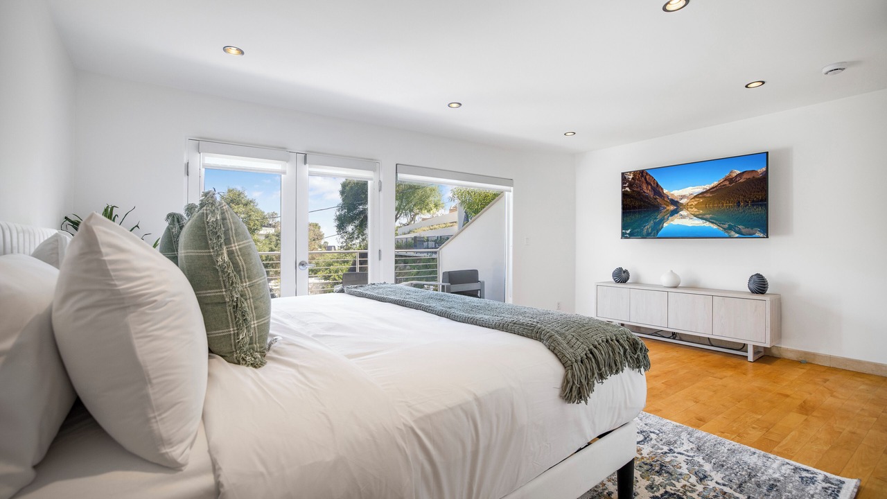 Photo of Bedroom in Hollywoodland