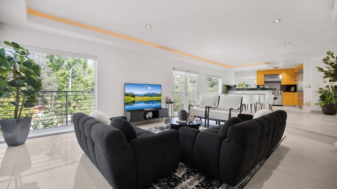 Photo of Livingroom in Hollywoodland