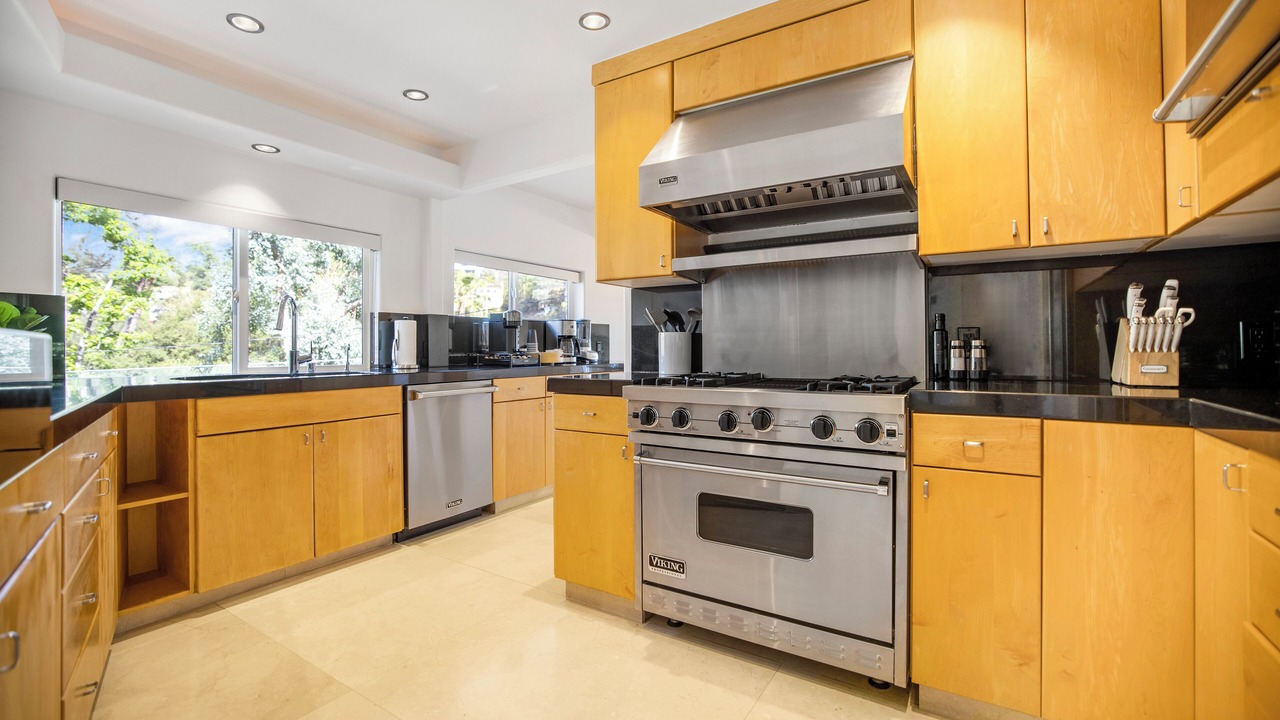 Photo of Kitchen in Hollywoodland