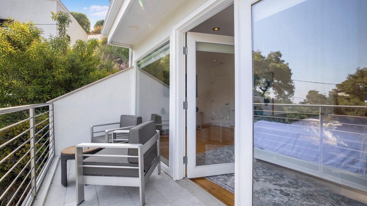 Photo of Patio Balcony in Hollywoodland