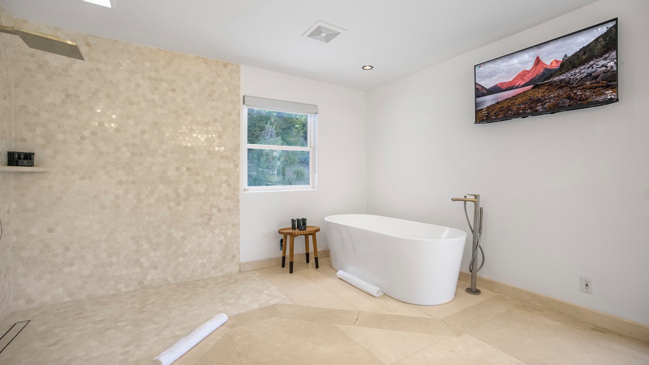 Photo of Bathroom in Hollywoodland