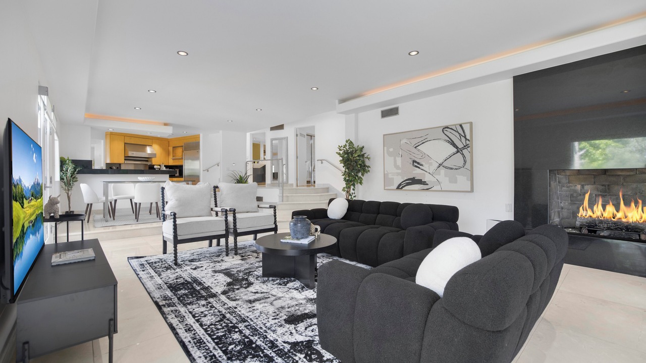 Photo of Livingroom in Hollywoodland