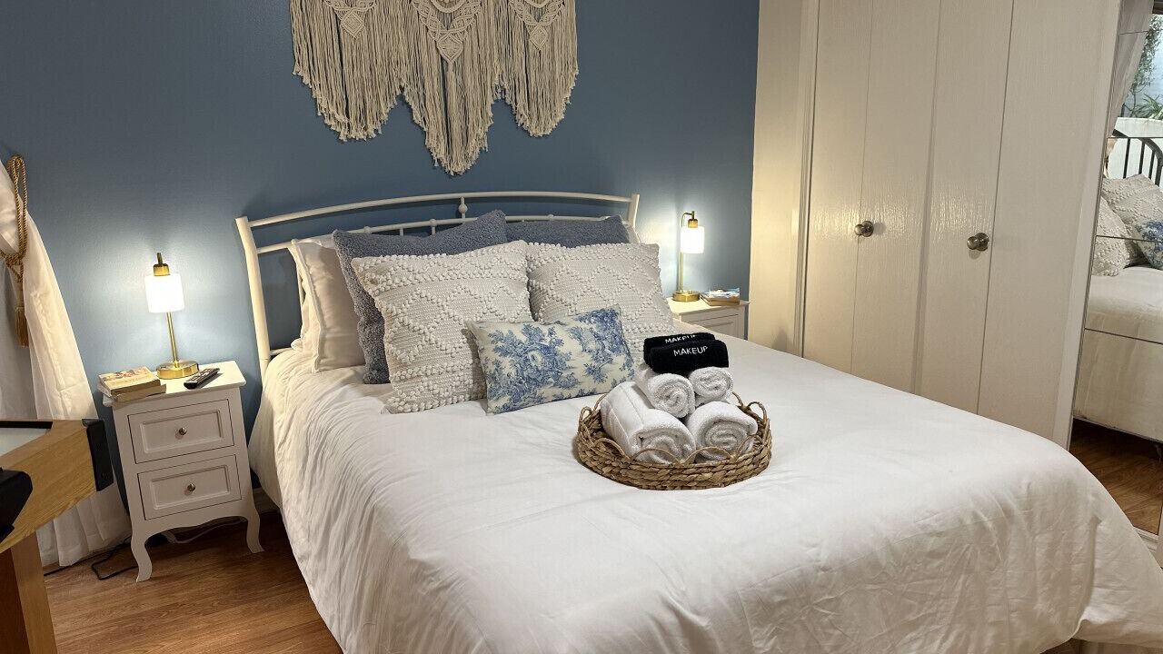 Photo of Bedroom in Gas Lamp Section