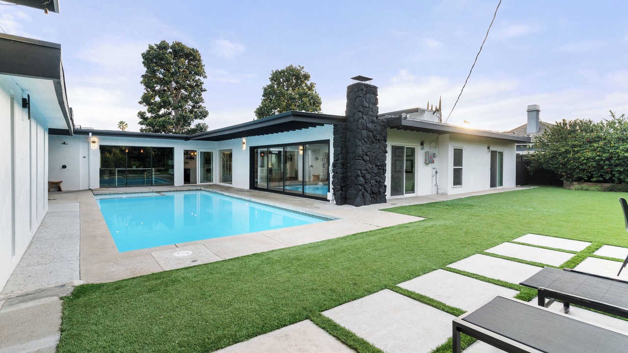 Photo of Outdoor in Northridge