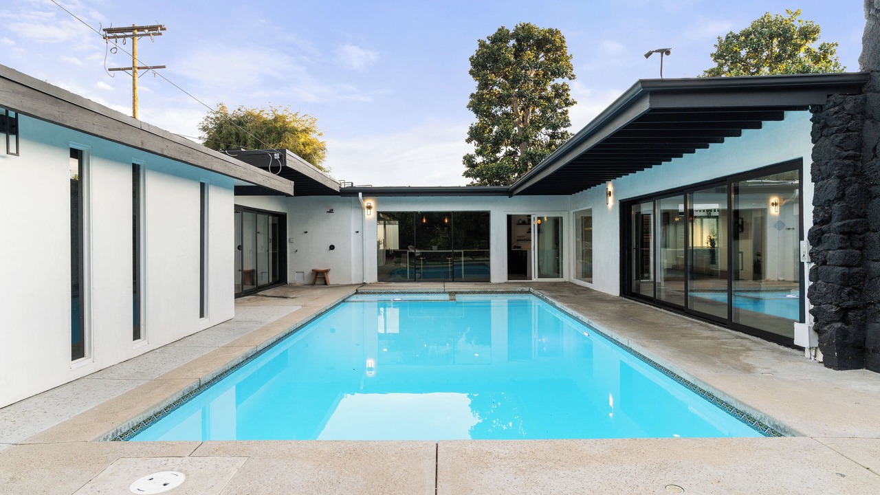 Photo of Outdoor in Northridge