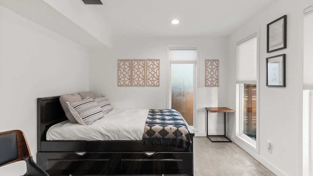 Photo of Bedroom in Northridge