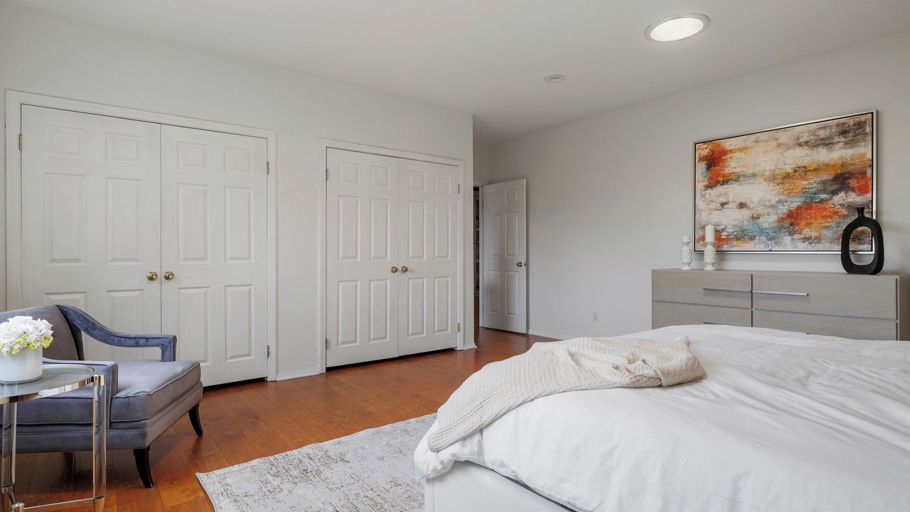 Photo of Bedroom in Sunland-Tujunga
