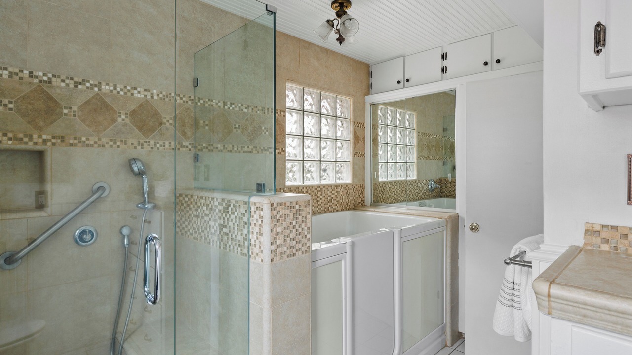 Photo of Bathroom in Sunland-Tujunga