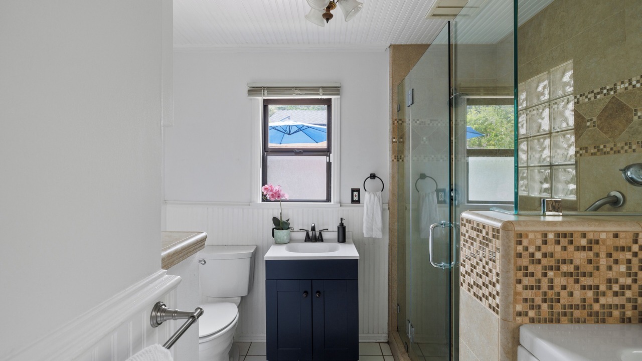 Photo of Bathroom in Sunland-Tujunga