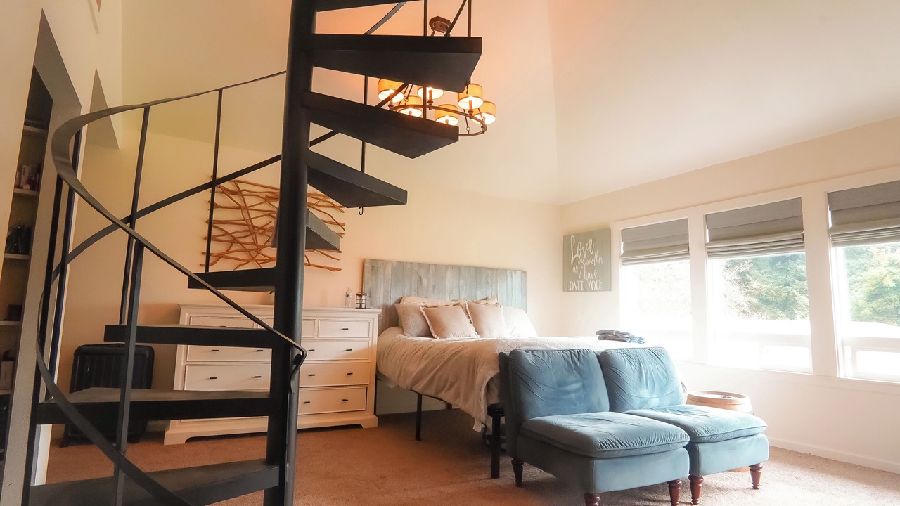 Photo of Bedroom in Smith River