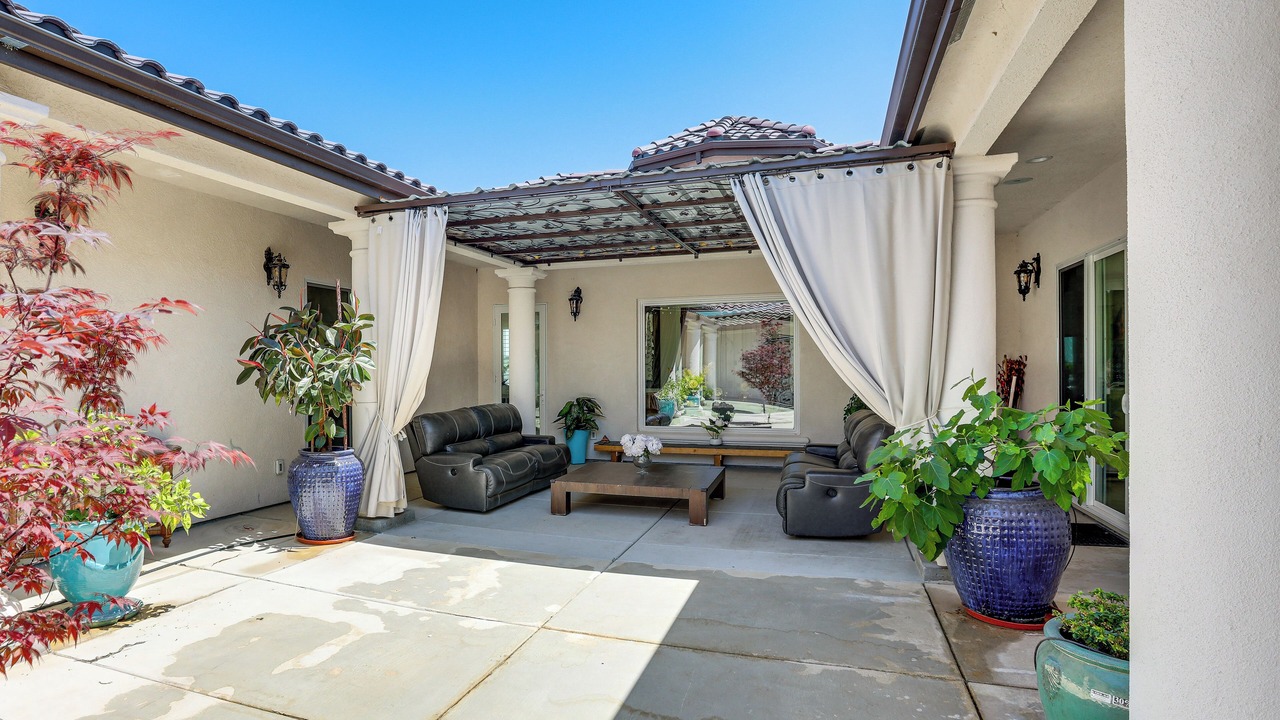 Photo of Patio Balcony in Acampo