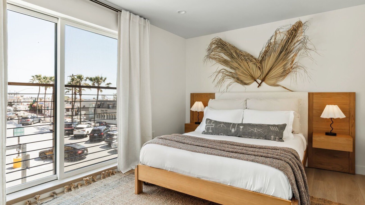Photo of Others in Manhattan Beach