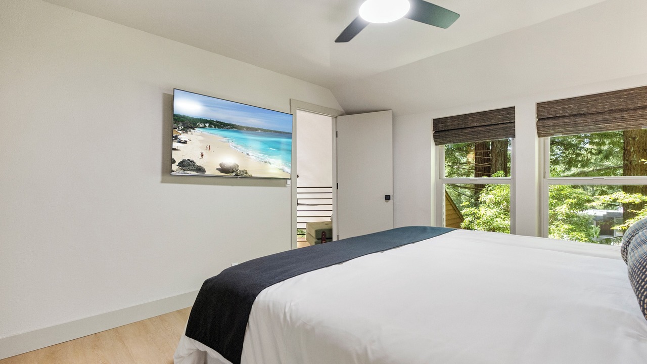 Photo of Bedroom in Crescent City