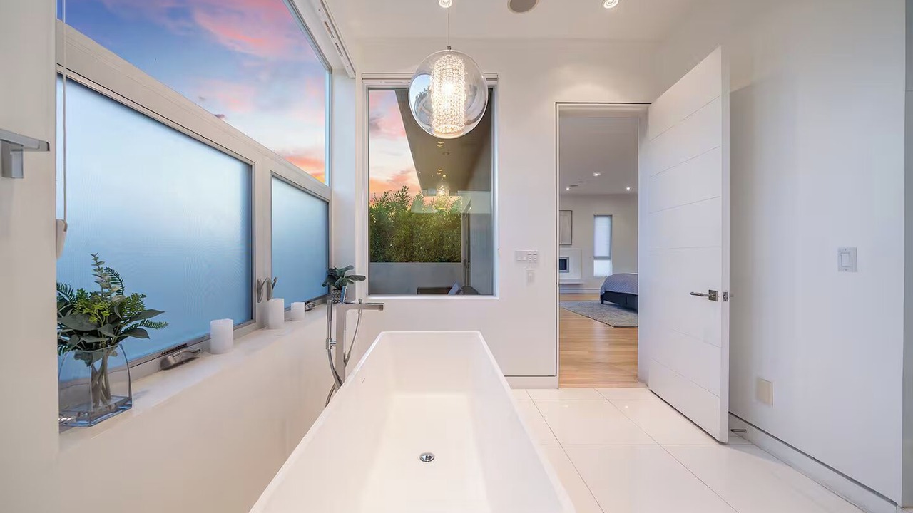 Photo of Bathroom in Beverly Grove
