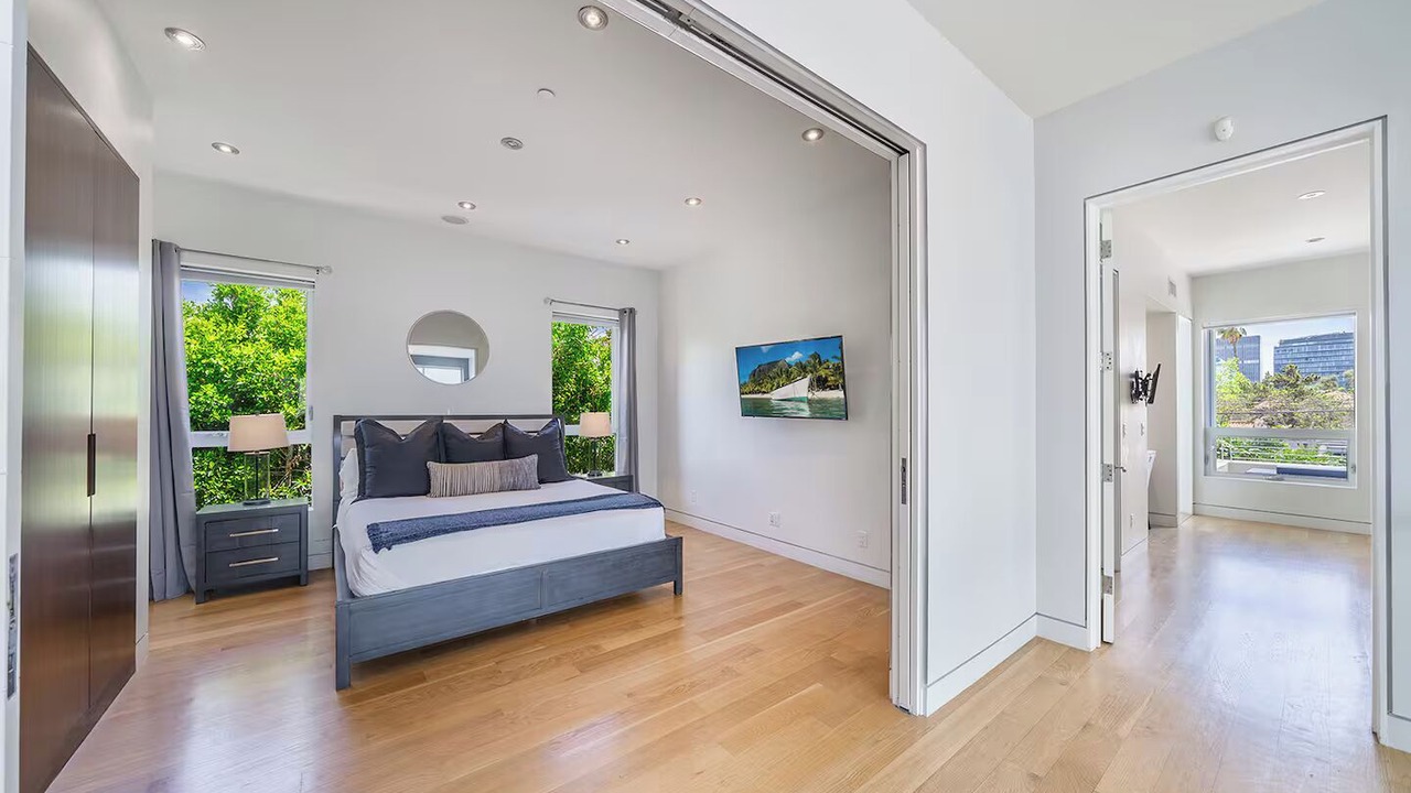Photo of Bedroom in Beverly Grove