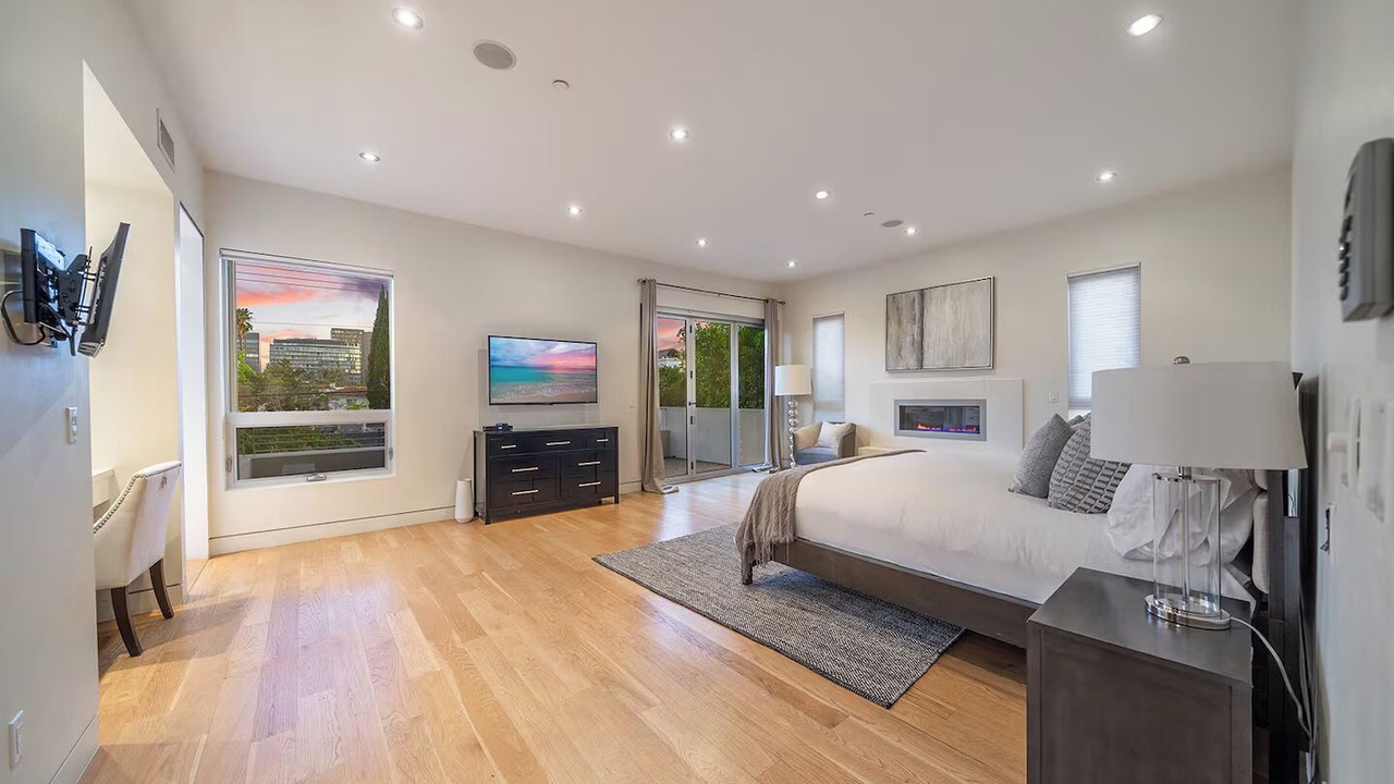 Photo of Bedroom in Beverly Grove