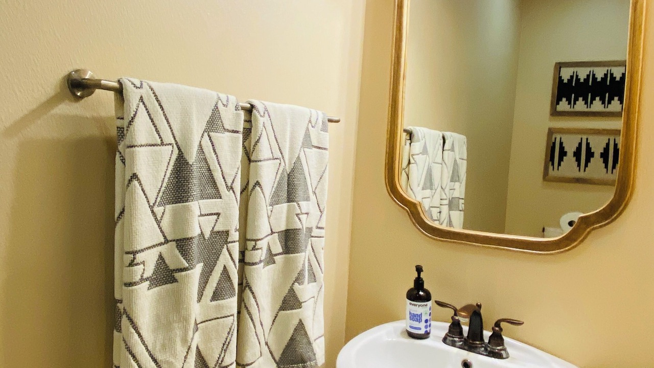 Photo of Bathroom in Lamanda Park