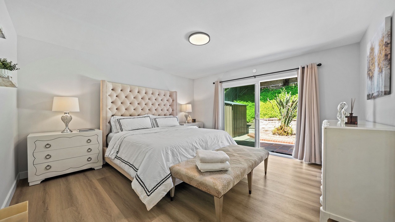 Photo of Bedroom in Walnut