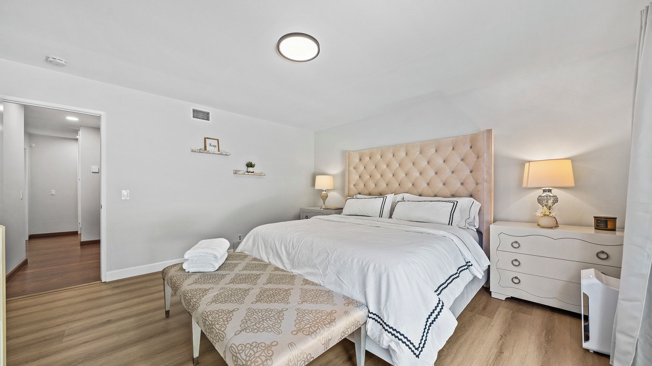 Photo of Bedroom in Walnut