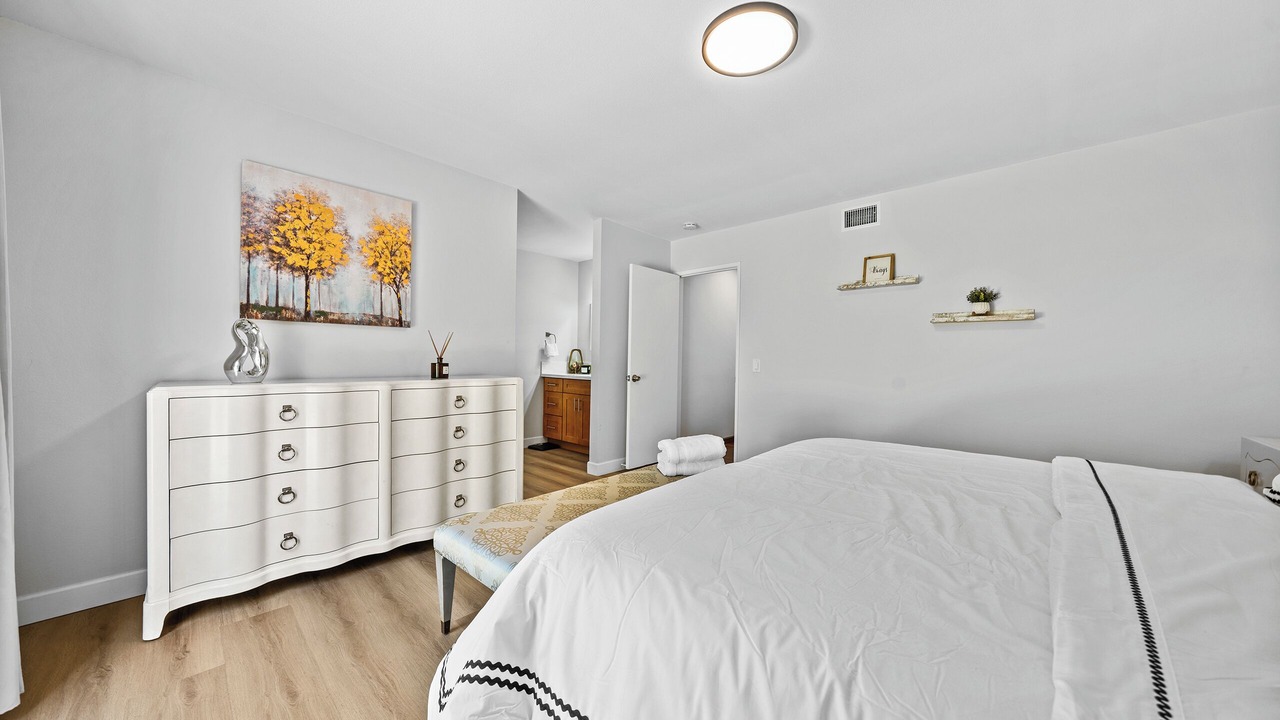 Photo of Bedroom in Walnut