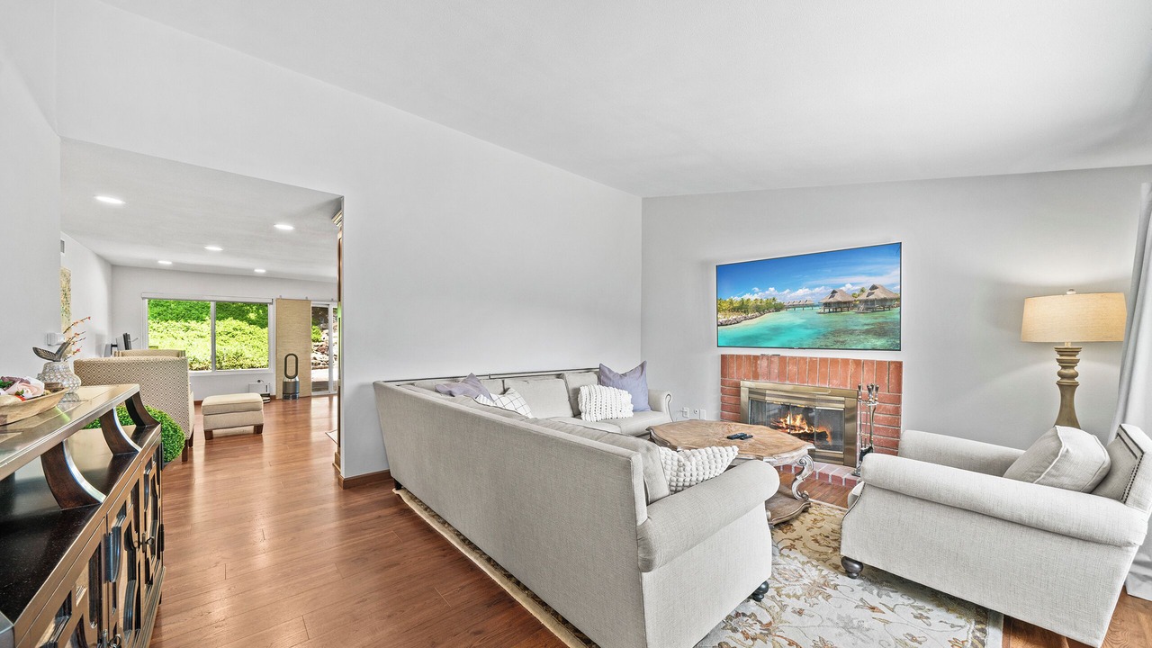 Photo of Livingroom in Walnut