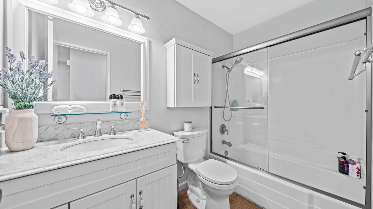 Photo of Bathroom in Walnut