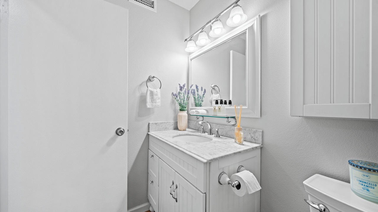 Photo of Bathroom in Walnut