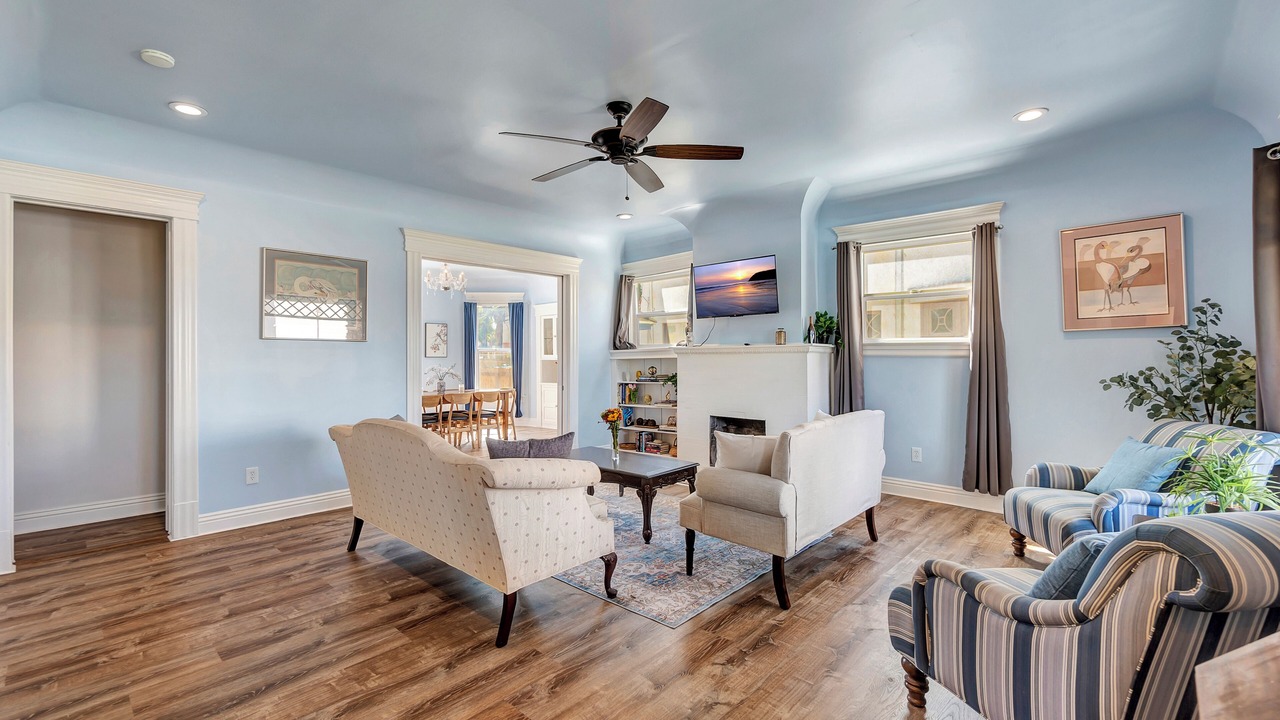 Photo of Livingroom in Downtown Riverside