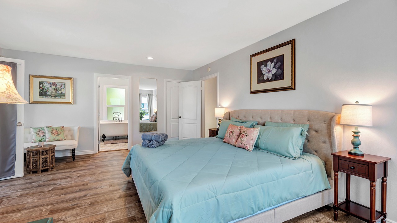 Photo of Bedroom in Downtown Riverside