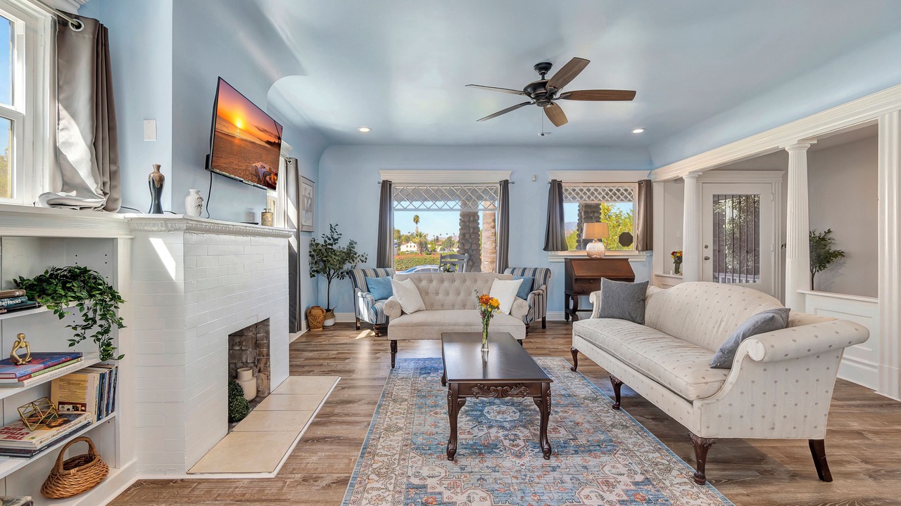 Photo of Livingroom in Downtown Riverside