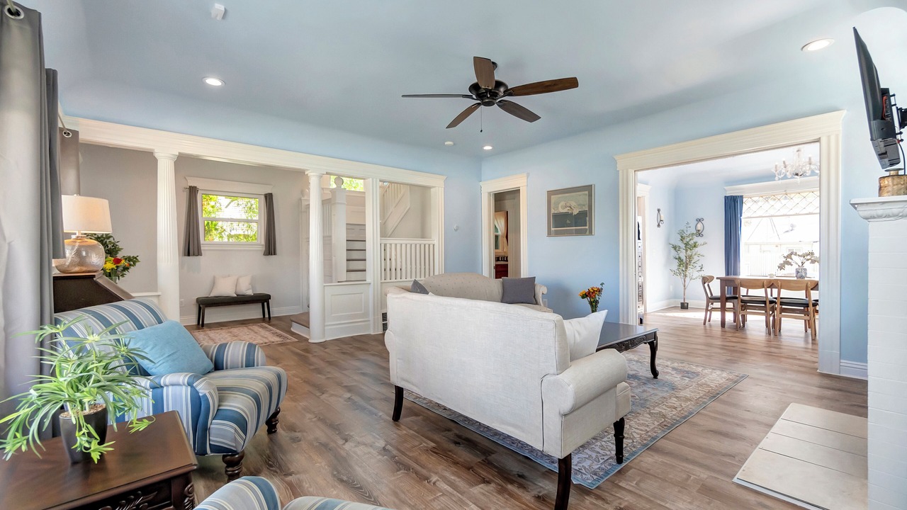 Photo of Livingroom in Downtown Riverside