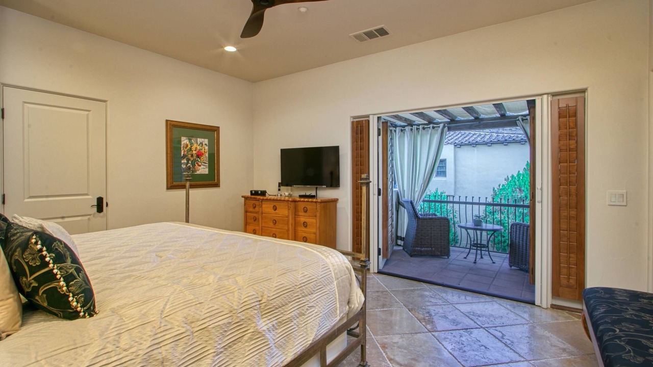 Photo of Bedroom in Historic Tennis Club