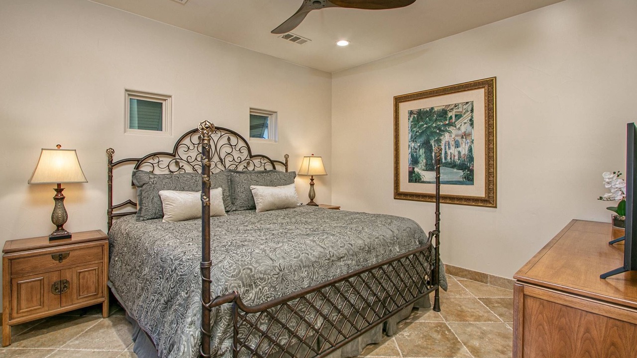 Photo of Bedroom in Historic Tennis Club