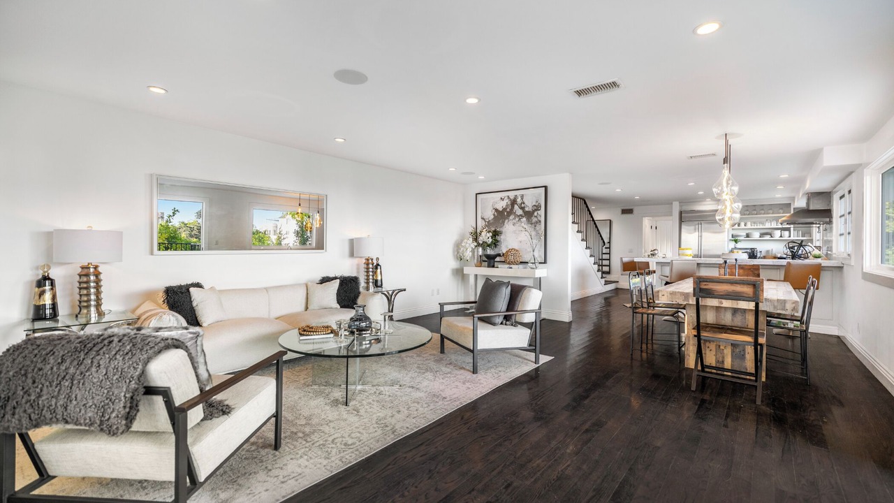 Photo of Livingroom in Hollywood Hills West