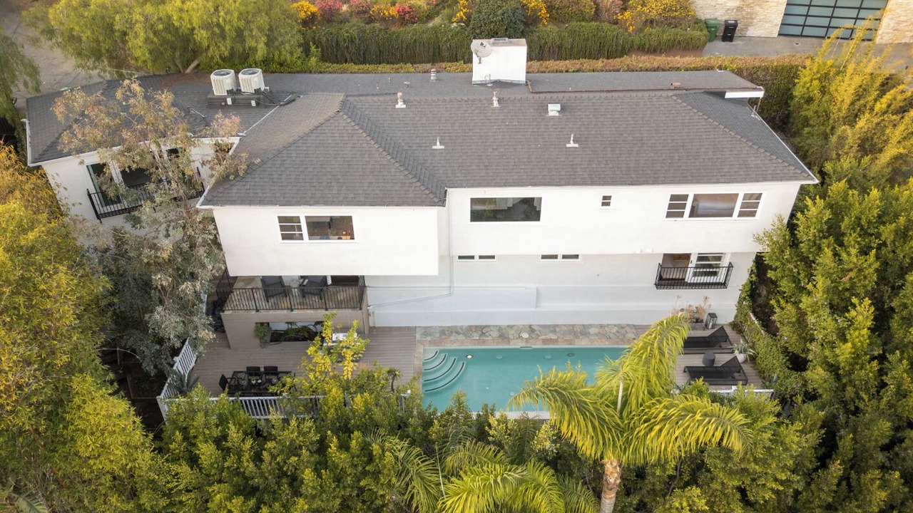 Photo of Outdoor in Hollywood Hills West