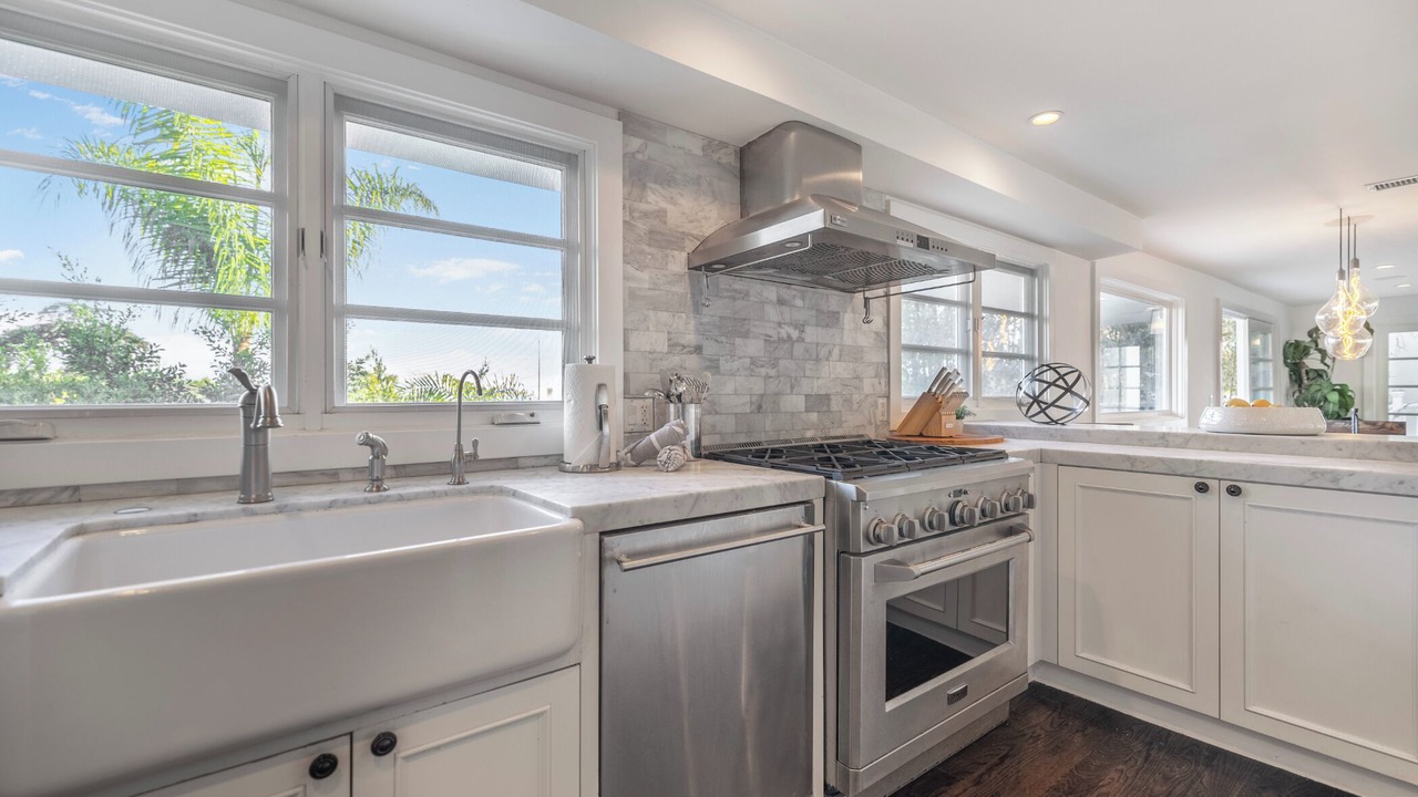 Photo of Kitchen in Hollywood Hills West